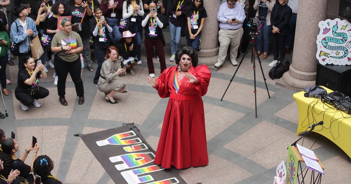 Texas Senate votes to defund libraries where drag queens read to kids